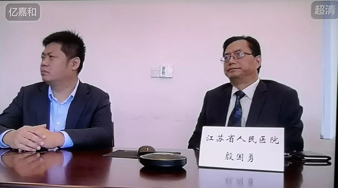 全國首例5G遠控機器人椎體強化手術試驗圓滿完成！
