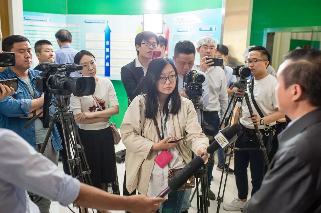 全國首例5G遠控機器人椎體強化手術試驗圓滿完成！